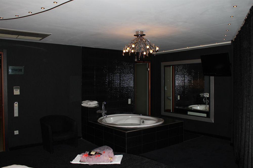 Hotel Carol