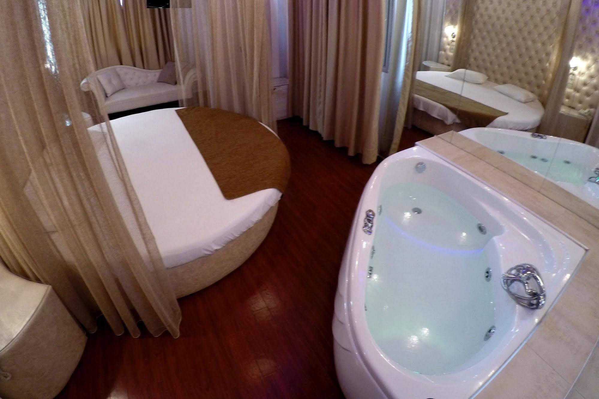 Carol Hotel 2*