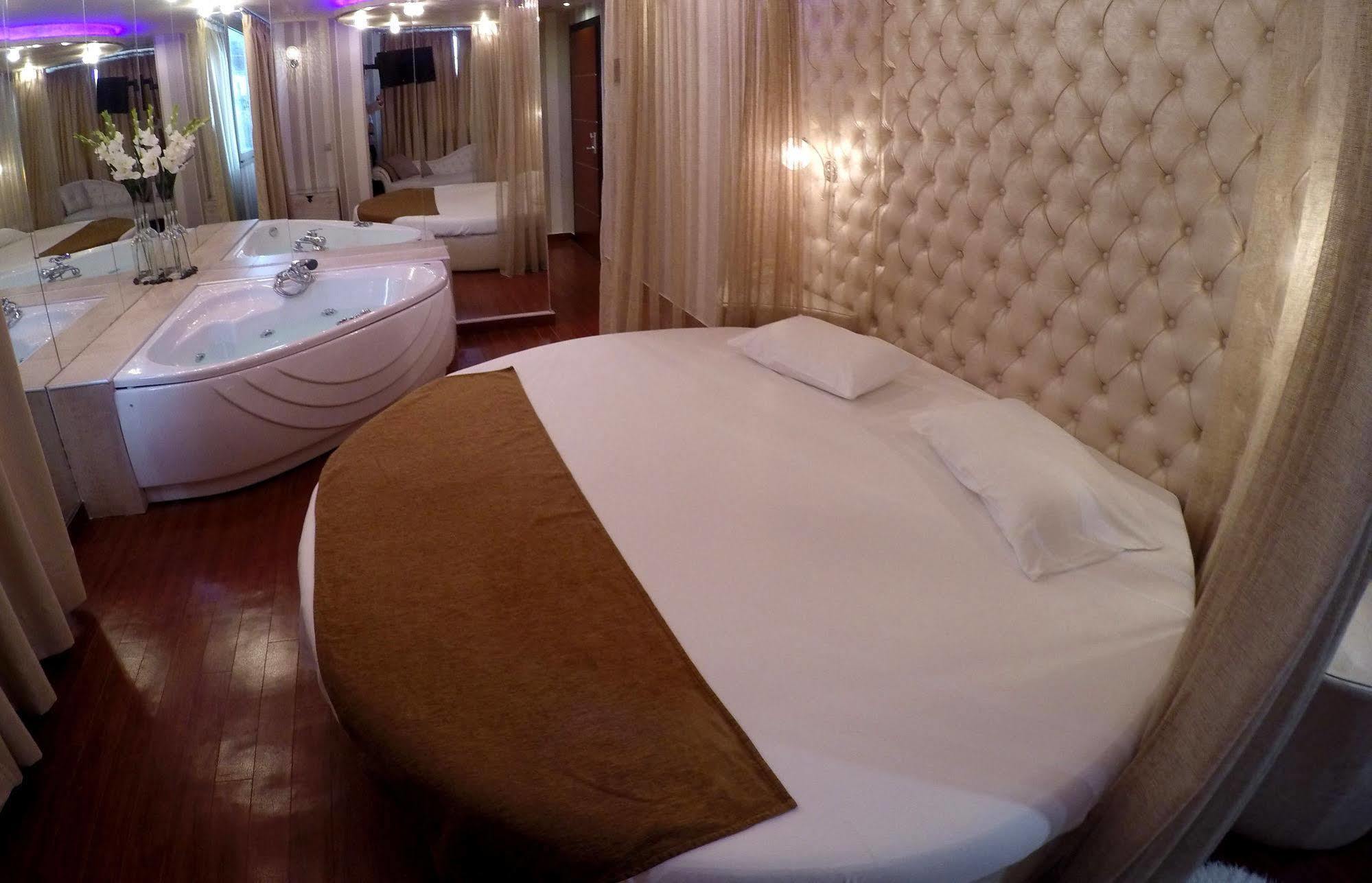 Carol Hotel 2*