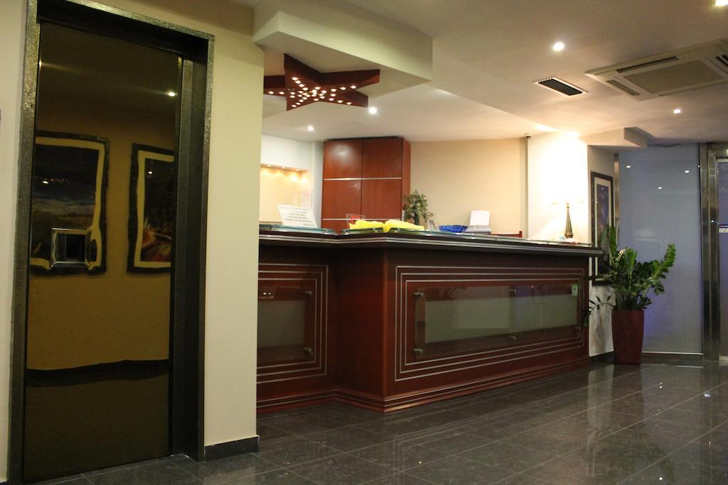 Carol Hotel Pireo